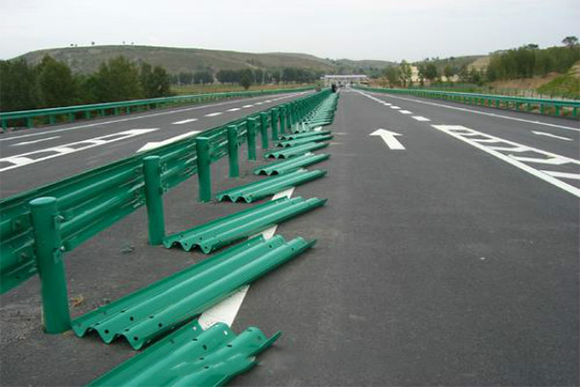 临沂波形护栏的维护与管理确保道路安全的关键步骤
