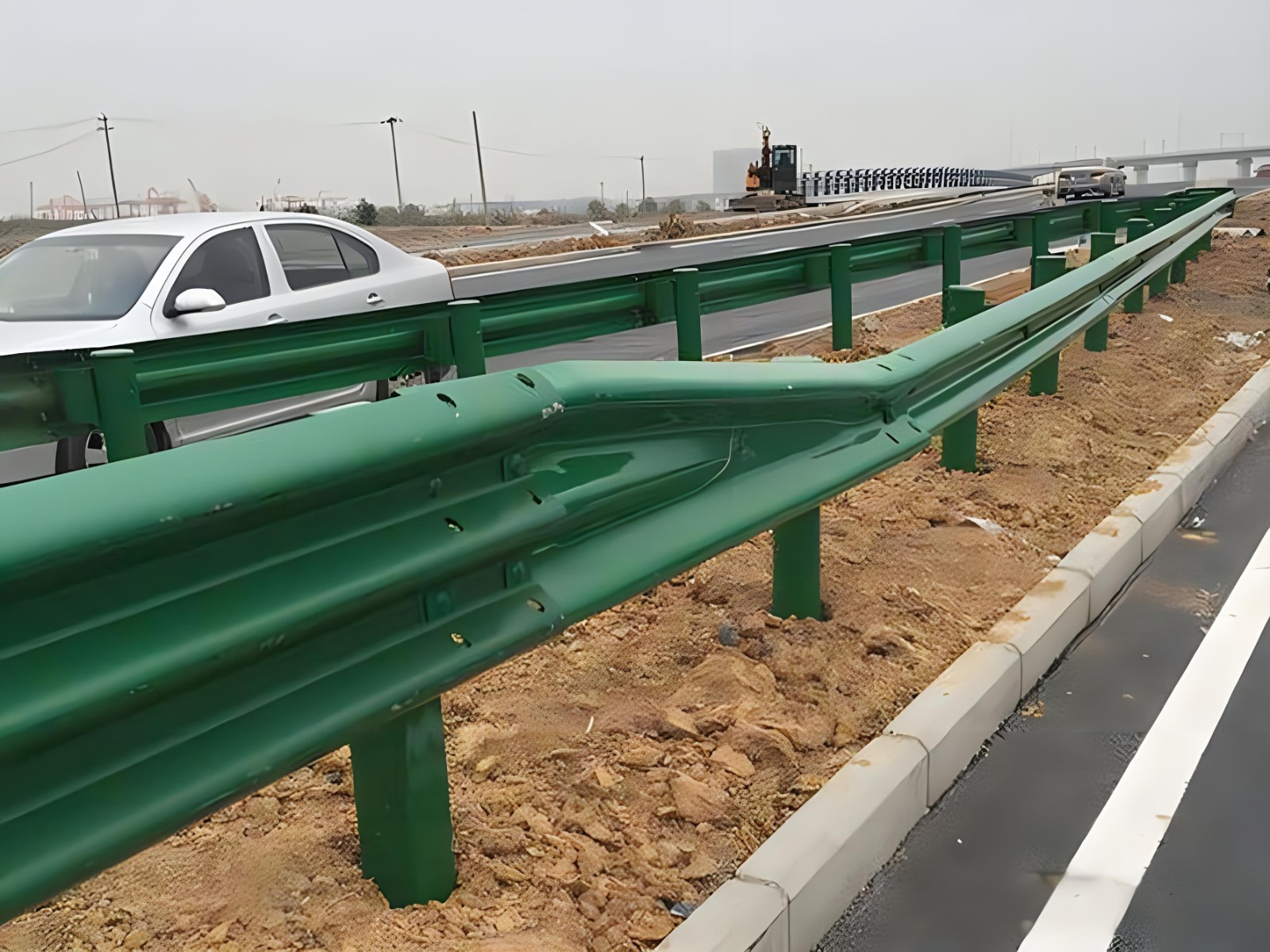 临沂高速波形护栏板日常维护方案确保道路安全新举措